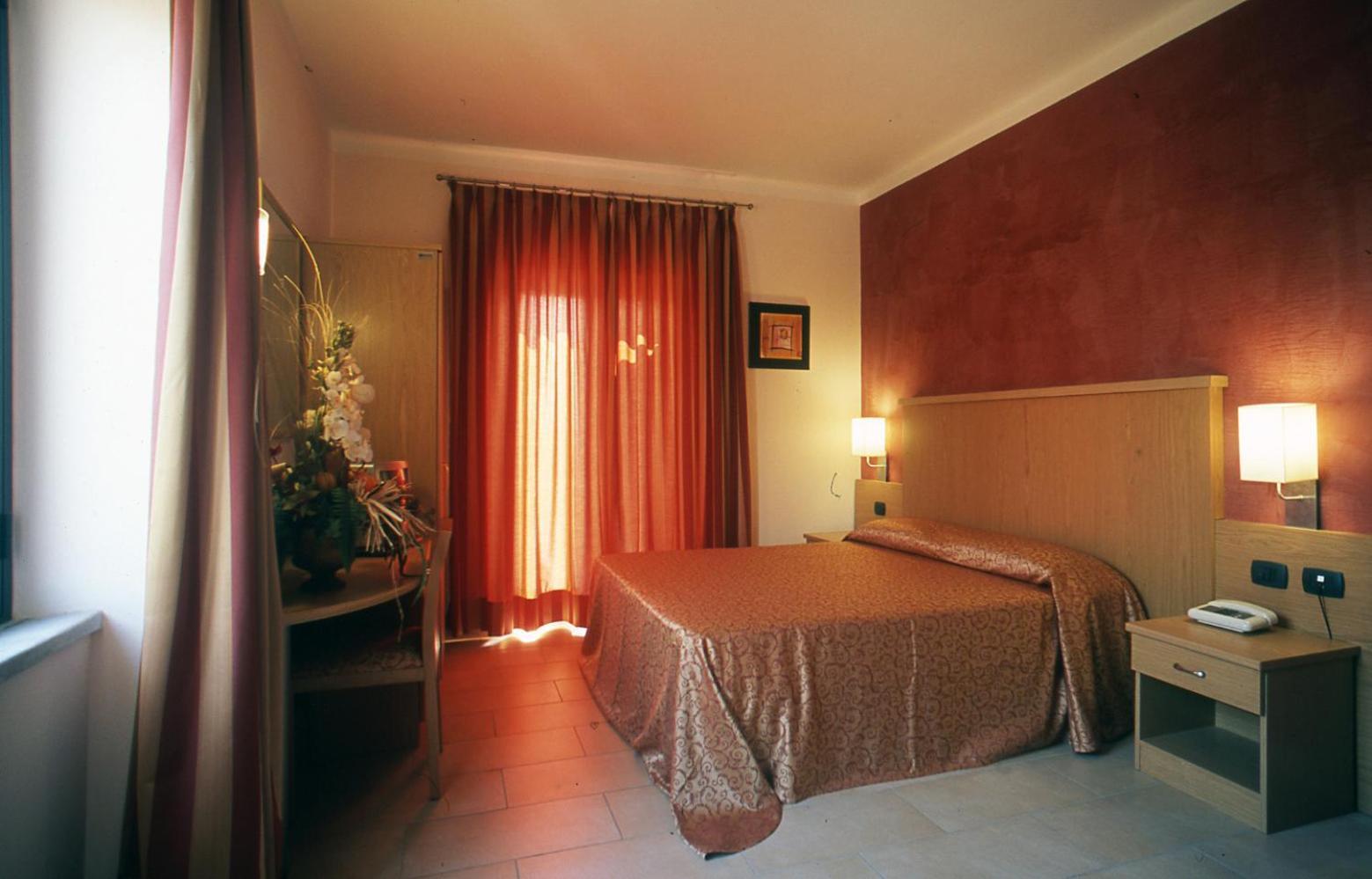 Hotel Tenda Rossa Marina Di Carrara