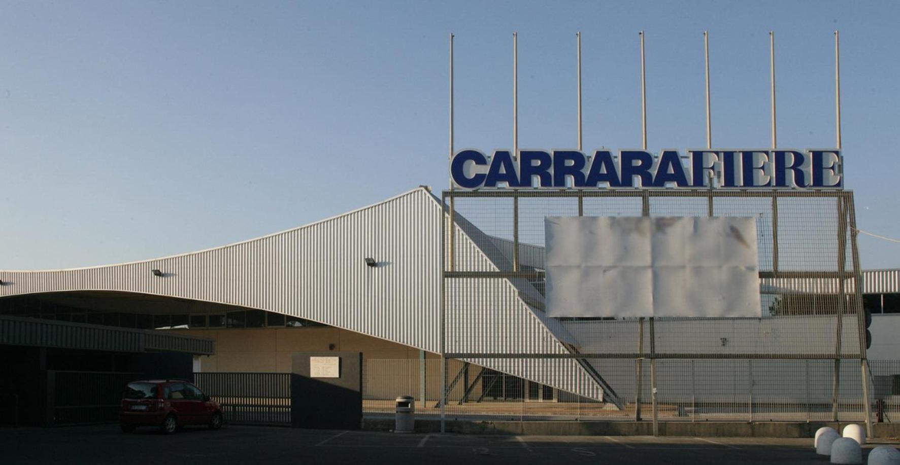 Tenda Rossa Marina Di Carrara